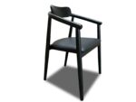 Sort spisestol med ryg