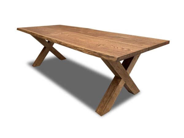 Rustik plankebord med naturkant