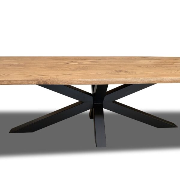 Plankebord på baseben og naturkant