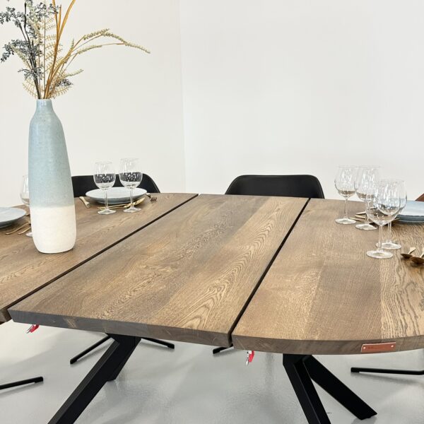 Rundt plankebord med tillægsplade