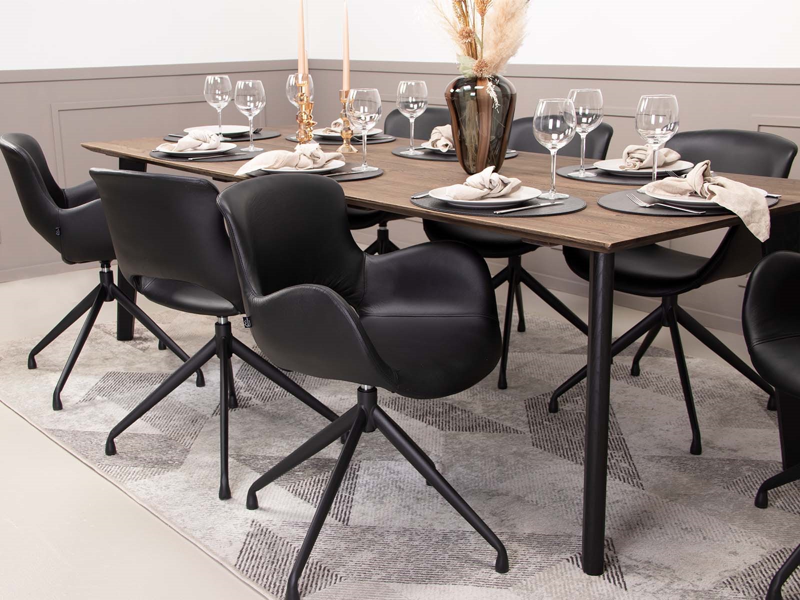 Hvorfor er egetræ så populært til møbler?